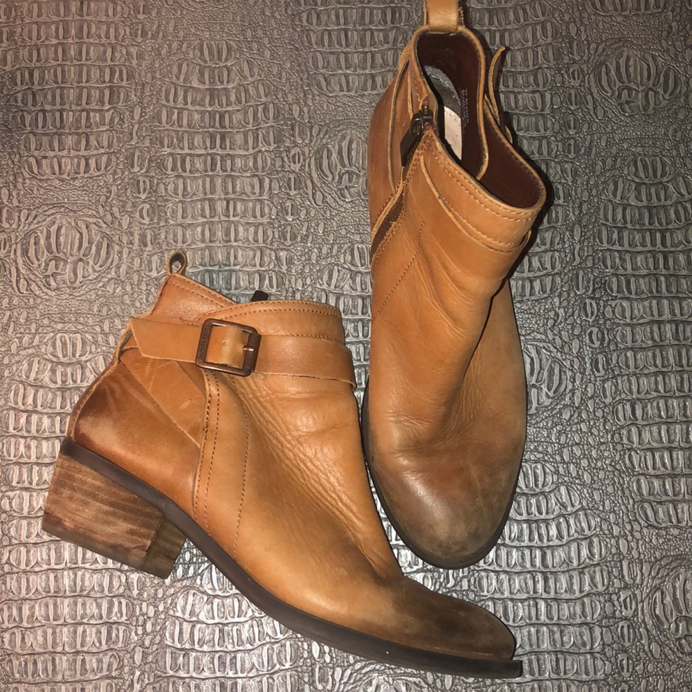 Vince Camuto Beamer Ankle Booties